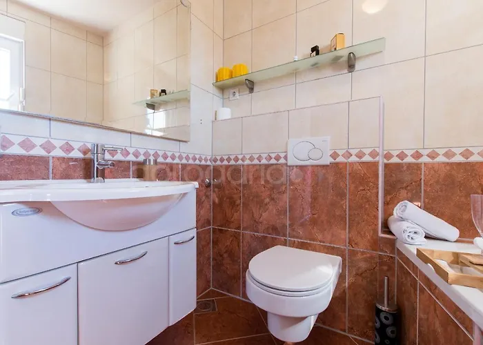 Seaview Duky Макарська